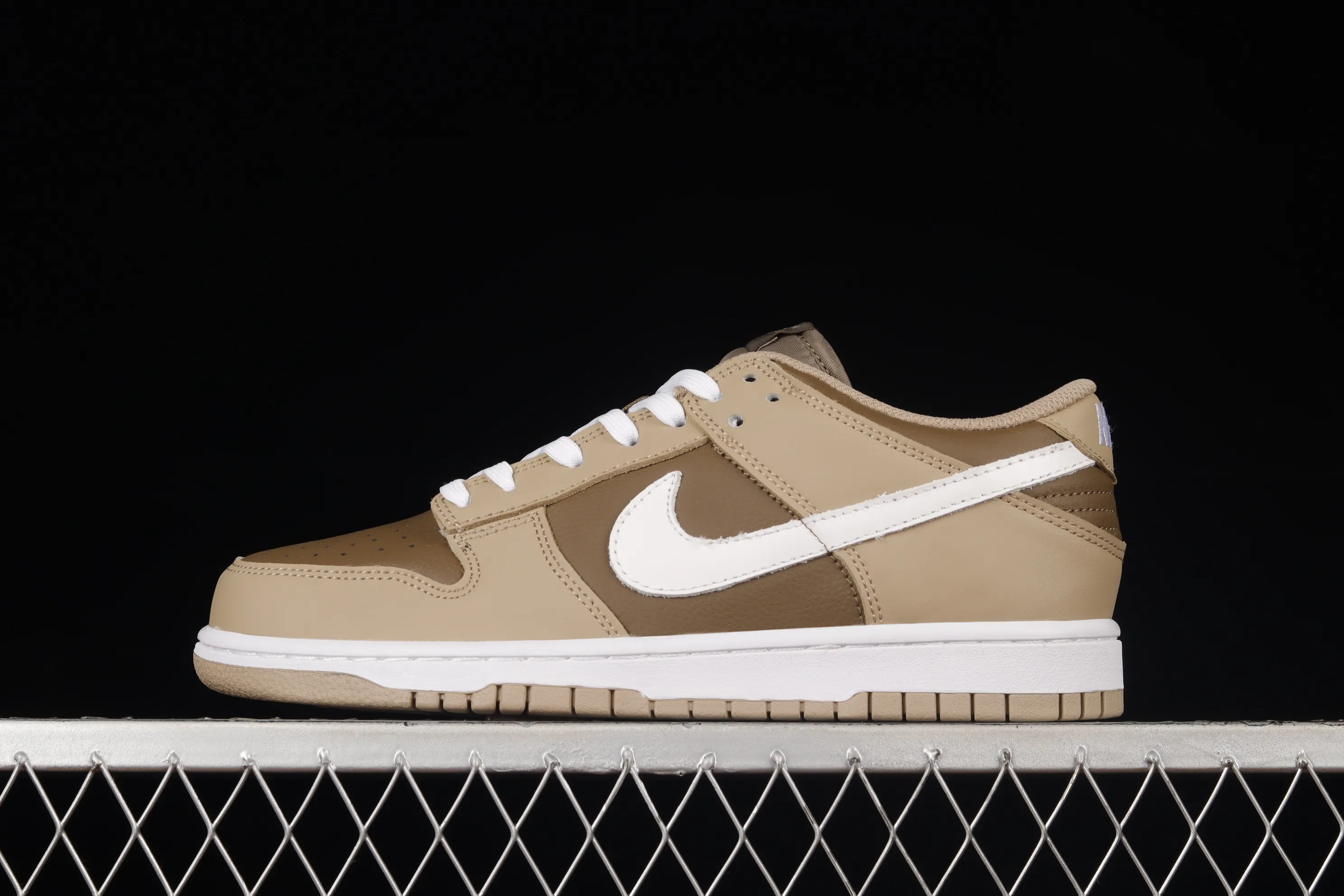 All categories Nk SB Dunk series Nk SB Dunk Low low-top sneakers Nk SB Dunk Low SE SB low-top sports and leisure sneakers DJ6188-200